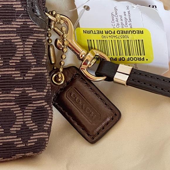 ✅Authentic✅ Coach canvas large mahogany wallet - Picture 4 of 5